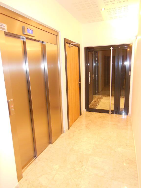 Apartment 3 Bedrooms, 3 Bathrooms Lecerf 411 *